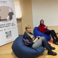 регіональна координаторка Всеукраїнської програми ментального здоров'я «Ти як?» у Вінницькій області Олена Бессараба та учасниця заходу