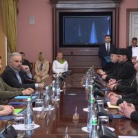  Фото Президента, єпископів та учасників зустрічі