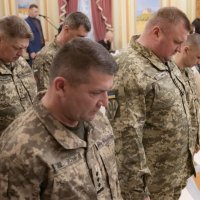 Військові у приміщенні