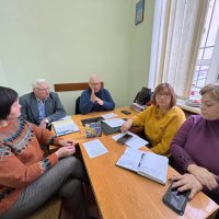 Члени Громадської ради під час засідання