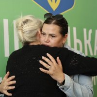 Перша заступниця Начальника ОВА Наталя Заболотна та жінка у приміщенні