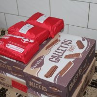 Коробки з допомогою