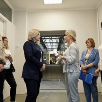 Віцепрем'єр-міністр з питань реінтеграції тимчасово окупованих територій Ірина Верещук, Перший заступник Начальника ОВА Наталя Заболотна та учасники зустрічі