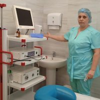 фото медпрацівниці та обладнання 