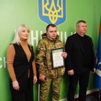 Перший заступник Начальника ОВА Наталя Заболотна, військовий та Голова обласної Ради Вячеслав Соколовий