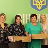 Перший заступник Начальника ОВА Наталя Заболотна, директор Департаменту охорони здоров'я та реабілітації ОВА Ольга Задорожна і учасники заходу