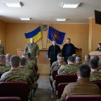 заступник Начальника ОВА Олександр Піщик, директор Департаменту оборонної роботи та забезпечення правопорядку Костянтин Меньшіков та військові