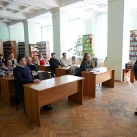 Голова Громадської ради при Вінницькій ОВА Олексій Гончар та учасники зустрічі в межах бізнес-школи