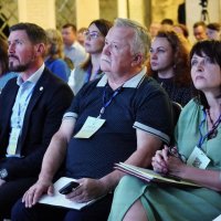 директор Департаменту гуманітарної політики ОВА Володимир Буняк