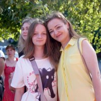 Мати з донькою