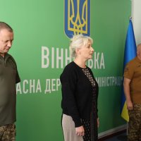 Перша заступниця Начальника ОВА Наталя Заболотна та люди у приміщенні