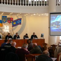 заступник начальника ОВА Олександр Піщик та учасники зустрічі