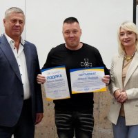 3 зала з людьми