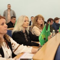 Перша заступниця начальника ОВА Наталя Заболотна з учасниками сесії