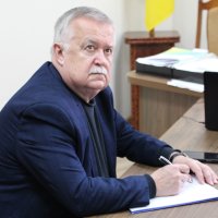директор Департаменту гуманітарної політики ОВА Володимир Буняк
