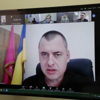 учасник засідання, який долучився онлайн