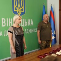 Перша заступниця Начальника ОВА Наталя Заболотна під час вручення посмертних нагород