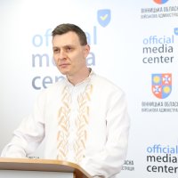 фото учасників презентації видання «Голоси правди та справедливості. Спогади та свідчення очевидців про Голодомор-геноцид 1932-1933 рр. на Вінниччині»