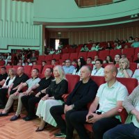 Перша заступниця начальника ОВА Наталя Заболотна та заступник начальника ОВА Сергій Здітовецький з учасниками заходу