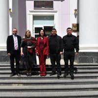 Народна депутатка України Ірина Борзова, заступник начальника ОВА Андрій Кавунець та учасники круглого столу