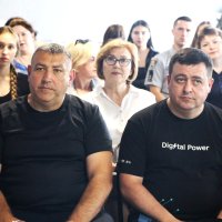 Заступник начальника ОВА Андрій Кавунець та учасники заходу