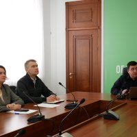 заступник начальника ОВА (CDTO) Андрій Кавунець, директор Департаменту міжнародного співробітництва та регіонального розвитку ОВА Ігор Цехановський та начальник управління міжнародного співробітництва та інвестицій Департаменту міжнародного співробітництва та регіонального розвитку ОВА Олена Ліпач