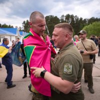 Звільнені з полону захисники