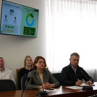 директор Департаменту міжнародного співробітництва та регіонального розвитку ОВА Ігор Цехановський, начальник управління міжнародного співробітництва та інвестицій Департаменту міжнародного співробітництва та регіонального розвитку ОВА Олена Ліпач та учасники зустрічі