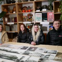 ветерани та учасники промотуру в замку-палацу Холоневських
