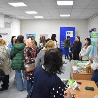 Жінки отримують консультації на локаціях Національного ярмарку вакансій