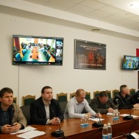 Учасники засідання в конференц-залі ОВА