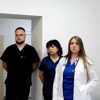 лікарі