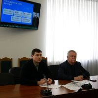 директор Департаменту гуманітарної політики ОВА Володимир Буняк та заступник начальника управління-начальник відділу дошкільної, шкільної, позашкільної та інклюзивної освіти Анатолій Калєтнік