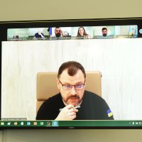 учасник наради