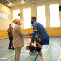 Перша заступниця начальника ОВА Наталя Заболотна з ветераном