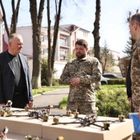 заступник начальника ОВА Сергій Здітовецький та військові