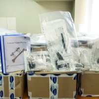 коробки з інструментами та наборами