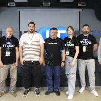 Заступник начальника ОВА Андрій Кавунець та учасники заходу