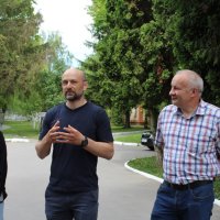 директор Департаменту охорони здоров'я та реабілітації ОВА Ольга Задорожна та учасники відкриття Центру