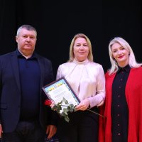Перша заступниця Начальника ОВА Наталя Заболотна, голова обласної Ради Вячеслав Соколовий та фахівчиня соціальної сфери, яка отримала Почесну грамоту