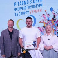 Перша заступниця начальника ОВА Наталя Заболотна, заступник голови обласної Ради Ігор Івасюк та учасники заходу