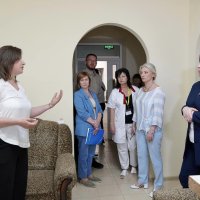 Віцепрем'єр-міністр з питань реінтеграції тимчасово окупованих територій Ірина Верещук, Перший заступник Начальника ОВА Наталя Заболотна та учасники зустрічі