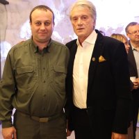 Начальник ОВА Сергій Борзов та Віктор Ющенко