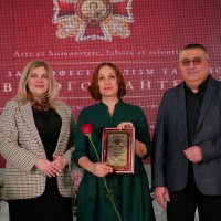 Ректор Вінницького національного медичного університету ім. М. Пирогова Вікторія Петрушенко, фахівчиня, що отримала відзнаку та учасник зустрічі