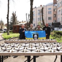 заступник начальника ОВА Сергій Здітовецький, директор Департаменту з питань цивільного захисту, ресурсного забезпечення сил оборони і безпеки ОВА Богдан Зубчик та військові