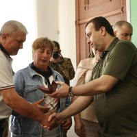 Начальник ОВА Сергій Борзов під час вручення посмертних нагород