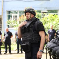 Представник ДСНС у захисному спорядженні