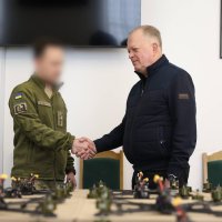 заступник начальника ОВА Сергій Здітовецький та військовий