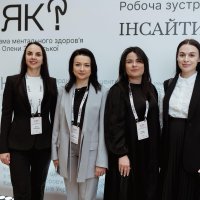 регіональна координаторка Всеукраїнської програми ментального здоров'я "Ти як?" у Вінницькій області Олена Бессараба та учасники заходу
