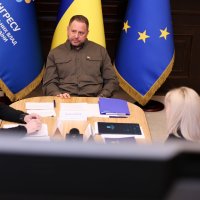 Керівник Офісу президента України Андрій Єрмак, заступник керівника Офісу президента України Віктор Микита, віцепрем’єр-міністр з відновлення Олексій Кулеба та очільниця Офісу Конгресу місцевих та регіональних влад  Лілія Пашинна